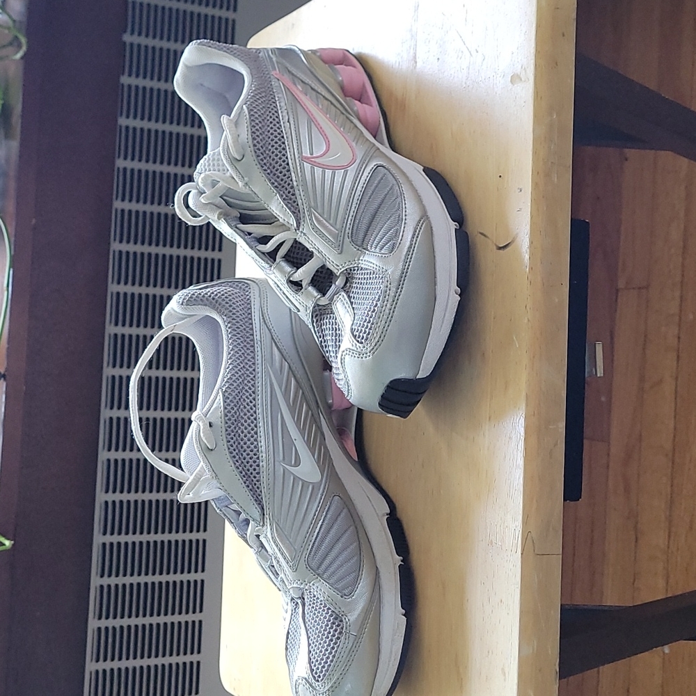 NIKE SNEAKERS - Picture 3 of 14